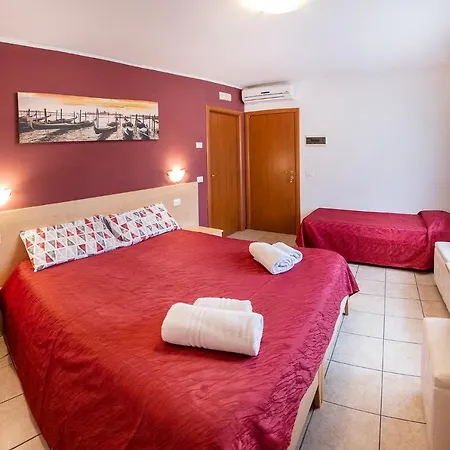 Laguna Bed & Breakfast 3*