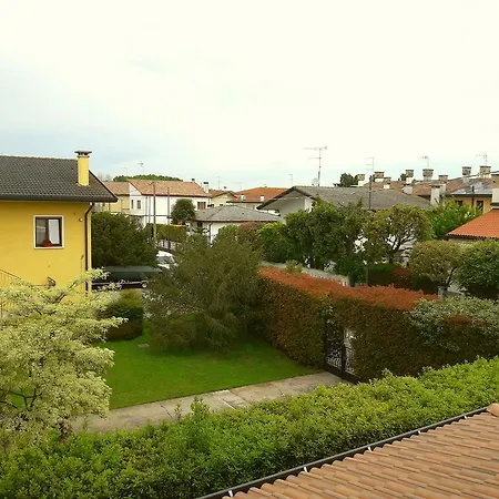 Laguna לינה וארוחת בוקר